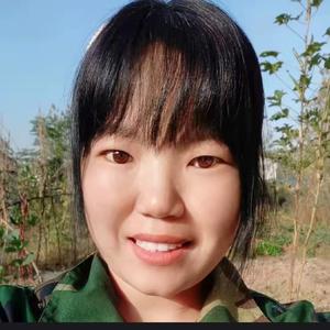 梅梅在努力头像