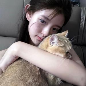 𝗖𝗮𝘁𝘁𝘆𝗹𝗹𝗼头像