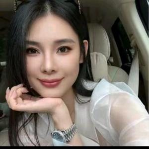 LYNEE七月 (爆款返场)头像