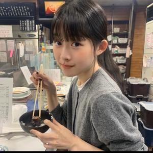 内向的绿毛虫头像