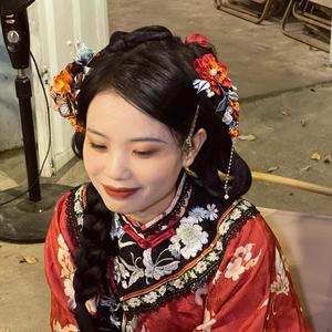 是何花花呀。头像