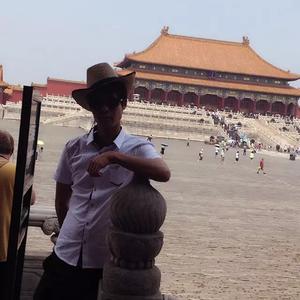 卧槽；初吻给了烟头像