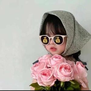 小谭总爱笑头像