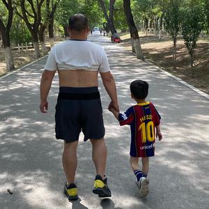 蜗牛爸爸🐌(装修中）头像