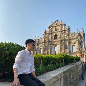 是何先森阿头像