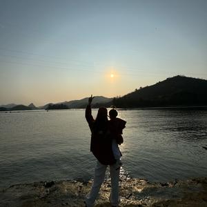 画画的黑眼圈👀头像