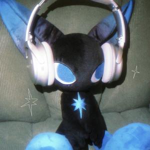 吃一口蓝莓世酱（鸢种版）头像