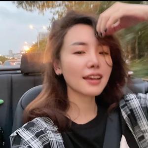 辰辰妈潮装穿搭头像