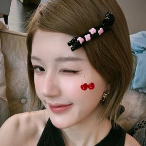 小欣超爱露思哒头像