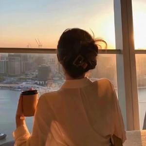 微笑背后的泪痕头像