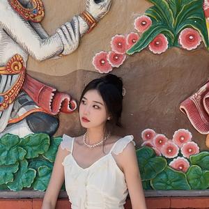 出门带点脑头像