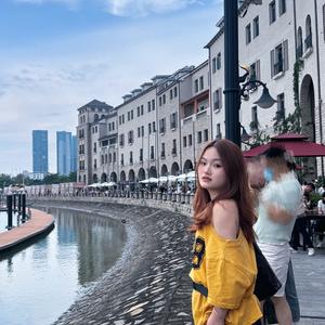 草莓冰淇林ᨐ头像