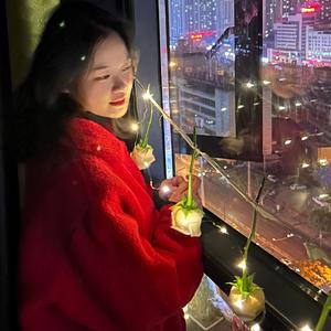 属虎的小叶子头像