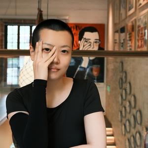 爱丽氪丝头像