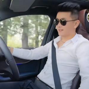 阳光明媚（单身大叔）头像