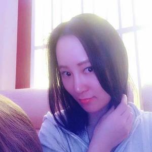 手🉑️摘moon🌛头像