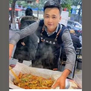 小凯纸包鱼头像