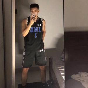 修息很狭毅头像