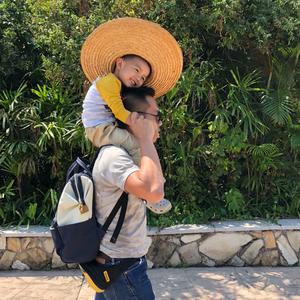 很刘唱@车镜头像