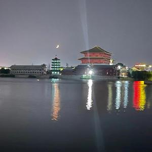 人好话不多（张三哥）头像