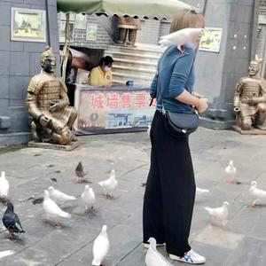 蒙蒙一粒沙头像