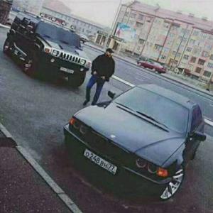 现实的边缘头像