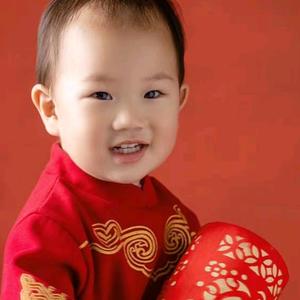 (๑• . •๑)头像