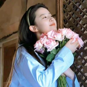 一颗五彩斑斓的小青草头像