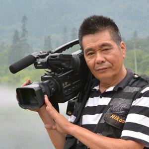 《让爱回家》志愿者，代志清头像