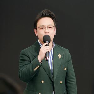 婚礼主持人｜谢飞头像