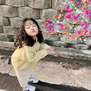 @小依🕊（ 连赞拉黑！）头像