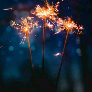 じ素衣一人独饮头像