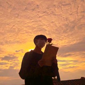 假正经先森头像