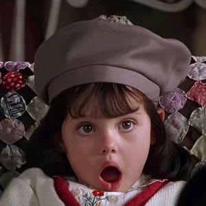 米有牙的兔子头像