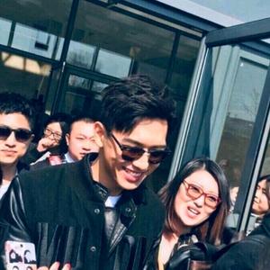 天现ing（限🐮中）头像