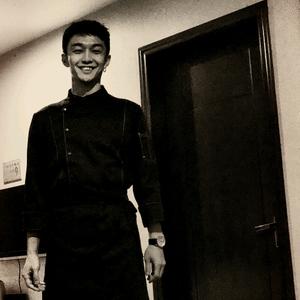 玩不够的灰灰头像