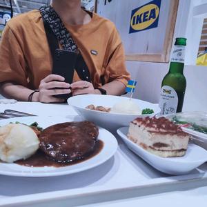 橙子容易饿🍊头像