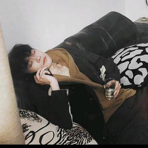 榴莲奶泡ll头像