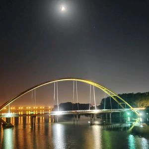 邑城一轮月头像