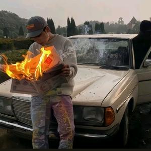 小刘吃吃吃头像