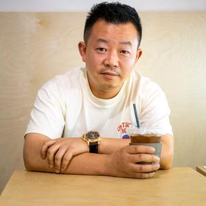 还得是洋哥（中铁逸都新店开业版）头像