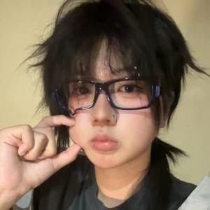 ^修正带の小弟头像