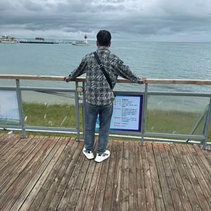 超哥超甜超温柔头像