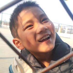 郑阳爱学习头像