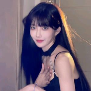 沈忆（被耶耶带过戒指版）头像