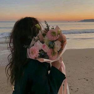 小小只鹿🐾头像