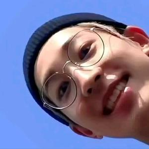 爱吃巧克力（胜宽翻牌版）头像