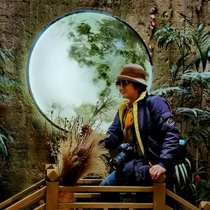 神秘的紫色头像