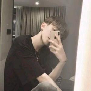 眼里有颗痣头像