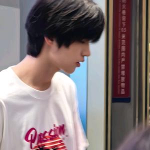 晚晚不困💤头像